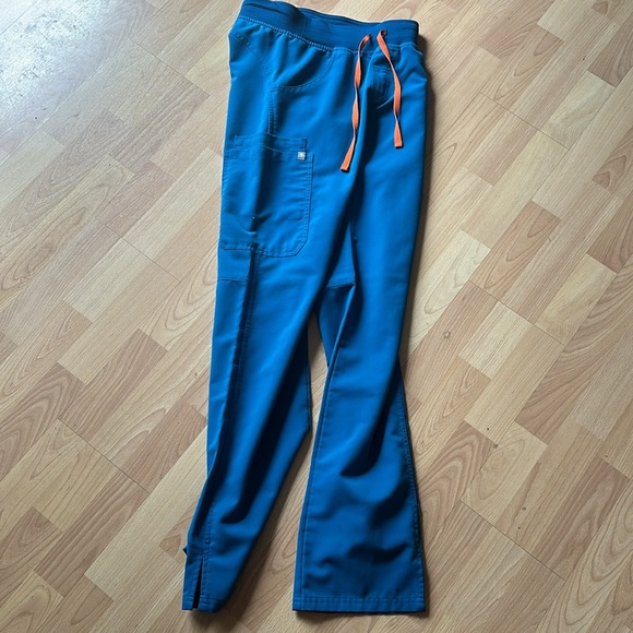 Figs Kade cargo scrub pants Caribbean XXST hardley worn - Picture 5 of 5